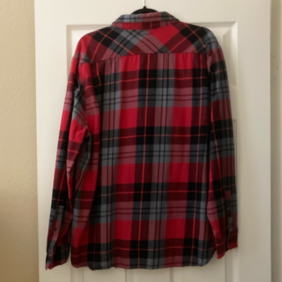Black & Red Plaid Flannel Shirt by Levi’s - Picture 2 of 6